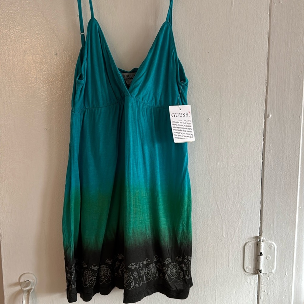 Guess tank